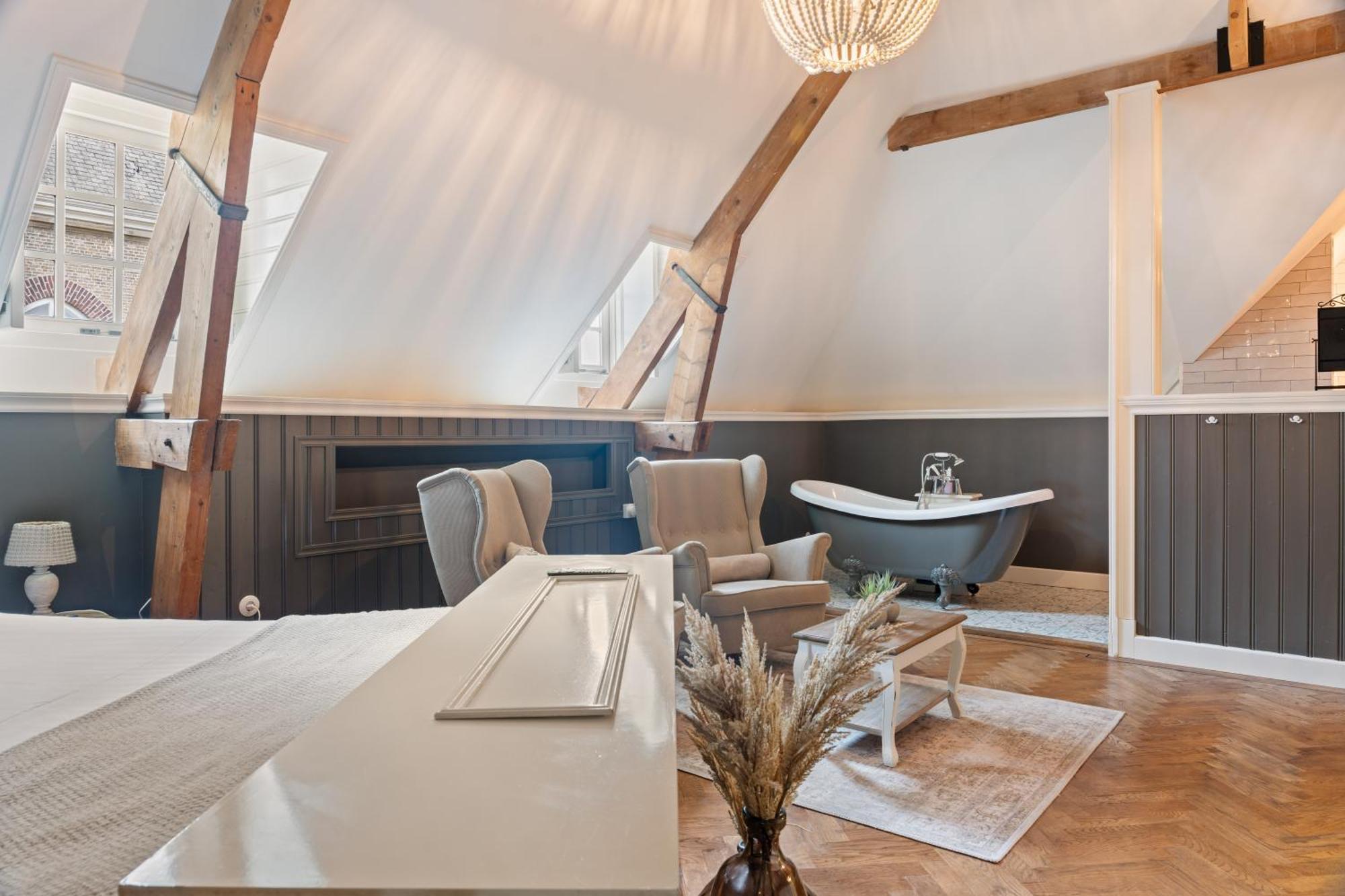 Boetiekhotel Ons Oude Raadhuis Hooge Zwaluwe Bagian luar foto