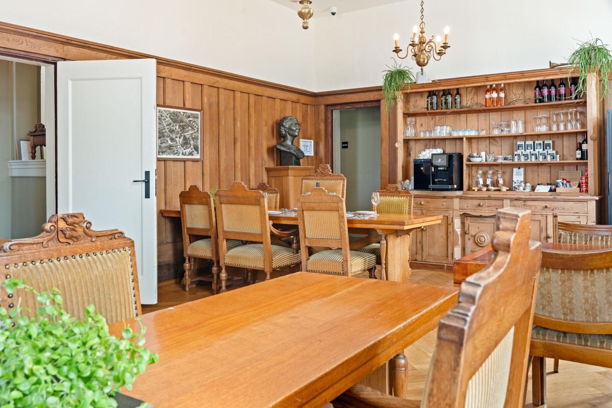 Boetiekhotel Ons Oude Raadhuis Hooge Zwaluwe Bagian luar foto
