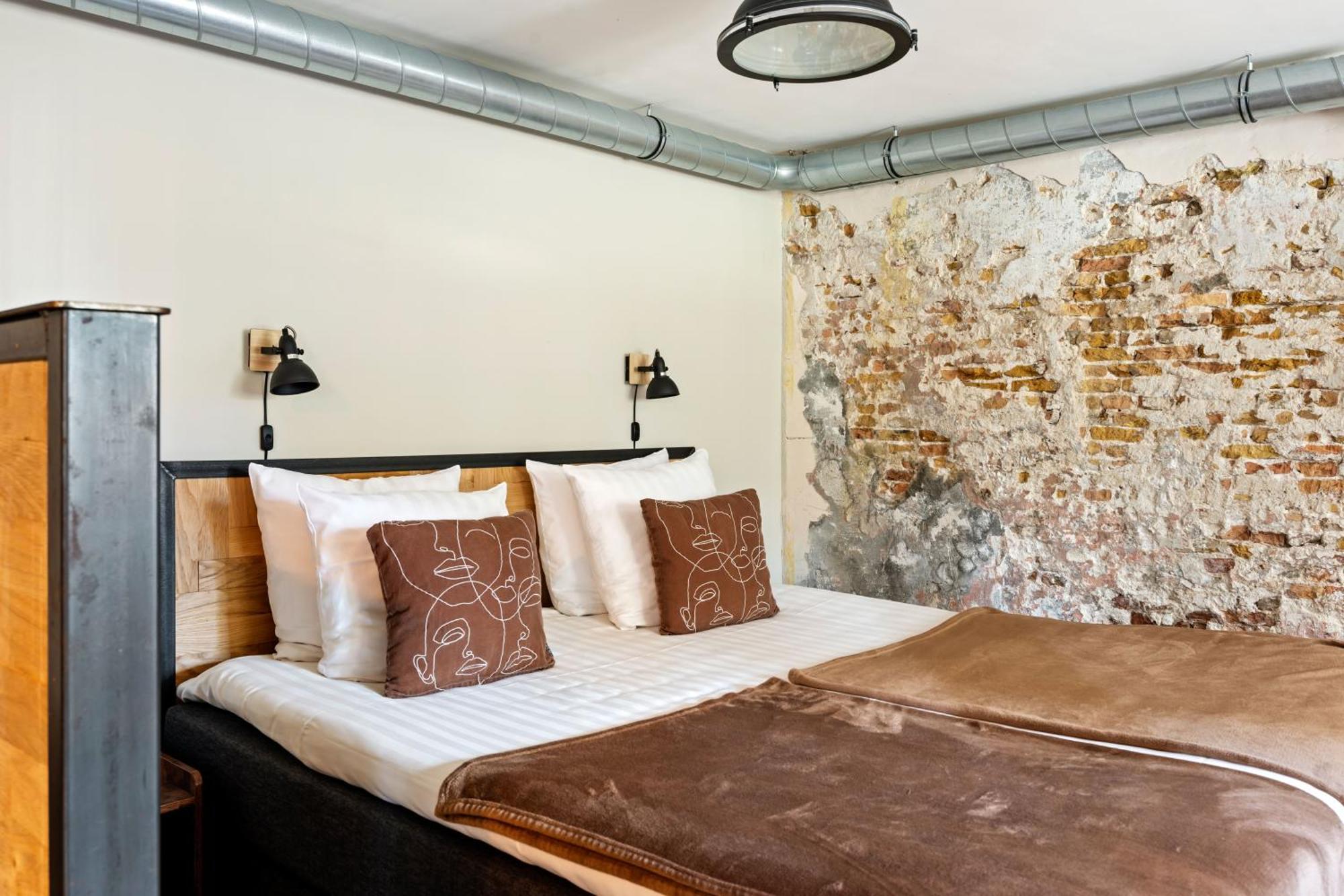 Boetiekhotel Ons Oude Raadhuis Hooge Zwaluwe Bagian luar foto