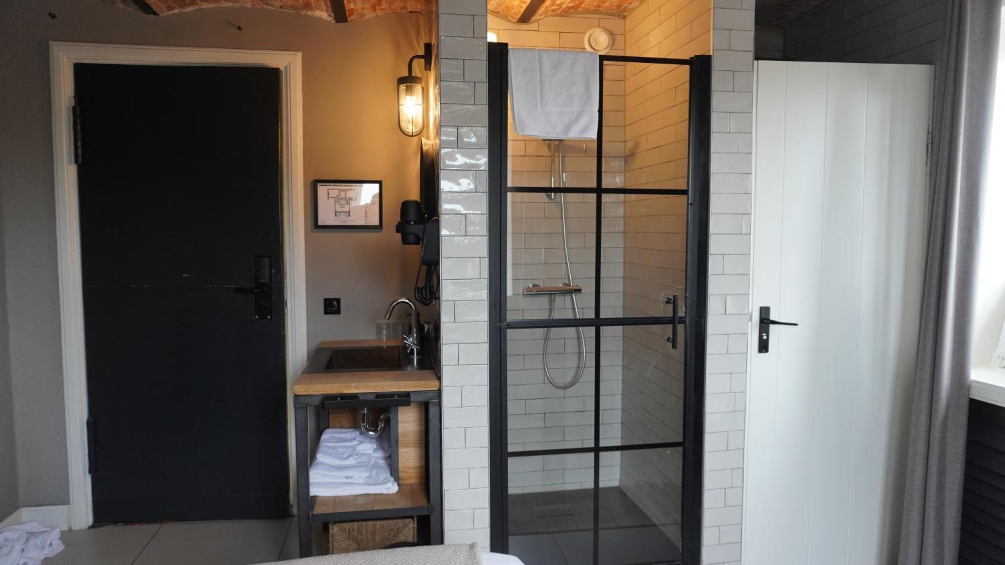 Boetiekhotel Ons Oude Raadhuis Hooge Zwaluwe Bagian luar foto